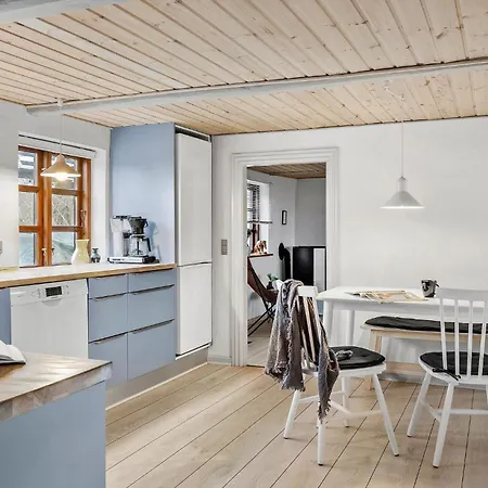 Hébergement de vacances 2 Bedroom Beautiful In