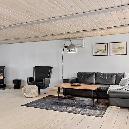 Semesterbostad 2 Bedroom Beautiful In Bogense