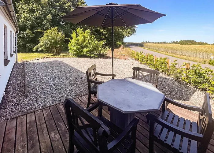 2 Bedroom Beautiful In Dom wakacyjny